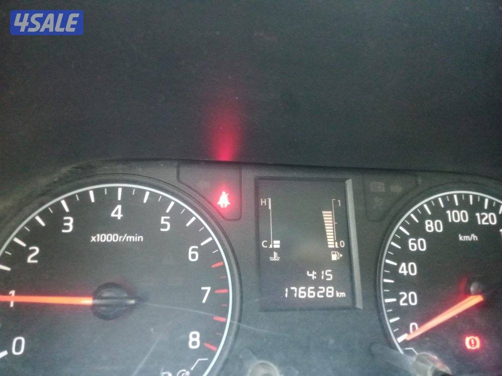 باص نيسان اورفان بوكس مقفل ثلاجه موديل ٢٠٢١5