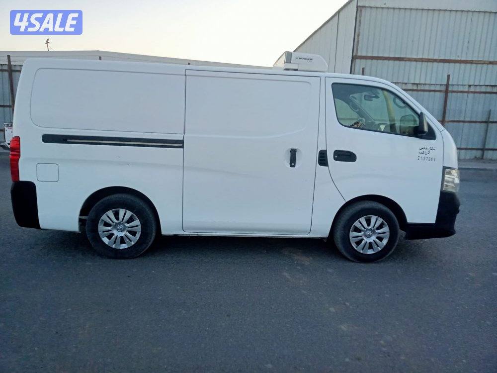 باص نيسان اورفان بوكس مقفل ثلاجه موديل ٢٠٢٢2