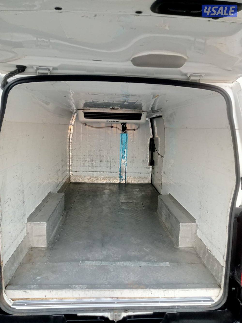 باص نيسان اورفان بوكس مقفل ثلاجه موديل ٢٠٢٢4