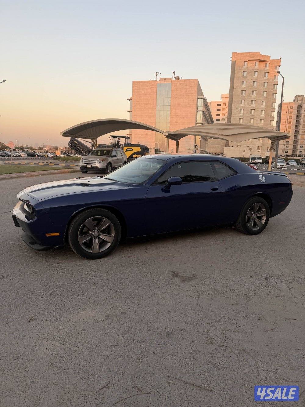 سلام عليكم للبيع شالنجر بحاله مممتازه مرفق مع فحص وكل اموره طيبه1