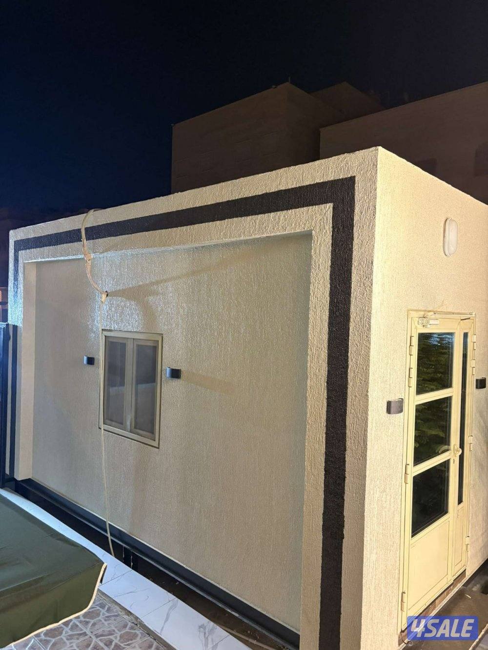 بيت شاليه مع قفصين داخله0