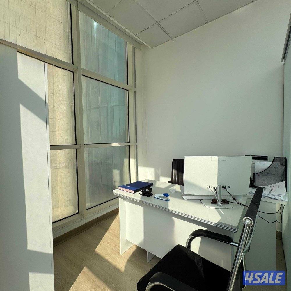 مكتب مفروش تجاري للإيجار  خلو  في شرق قطعة 27