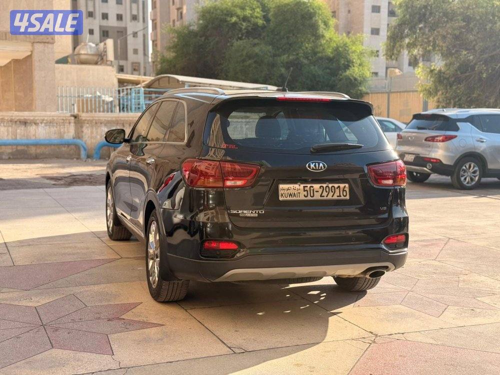 للبيع كيا سورينتو موديل ٢٠١٨ بحالة الوكالة2