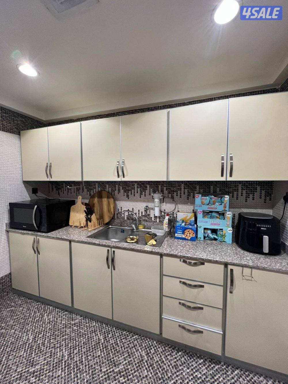 للبيع شقة مفروشه بالكامل (خلو)2