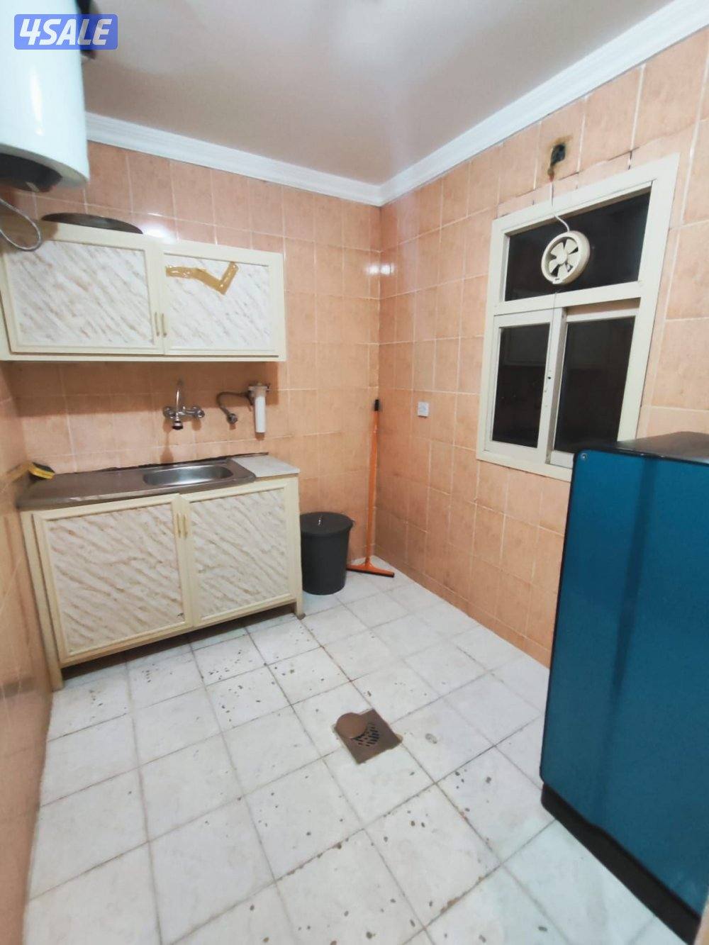 شقق خلو بسيط نفس الصور الكويتين غرفه صاله حمام مطبخ ويوجد فاضي نفس الص7