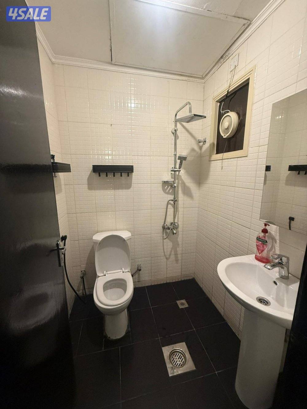 شقق خلو بسيط نفس الصور الكويتين غرفه صاله حمام مطبخ ويوجد فاضي نفس الص8