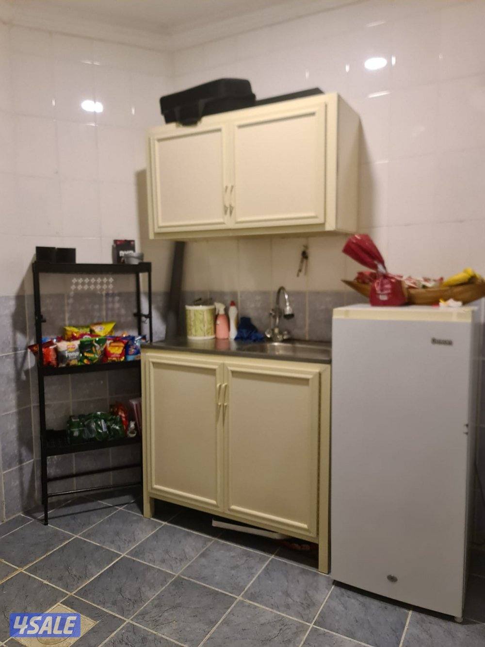 شقة خلو كويتين فقط غرفةصالةسوبر لوكس حمام مطبخ كامل مصافط متوفرة8