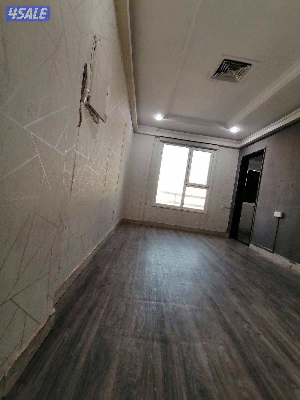 شقة خلو كويتين فقط غرفةصالةسوبر لوكس حمام مطبخ كامل مصافط متوفرة10