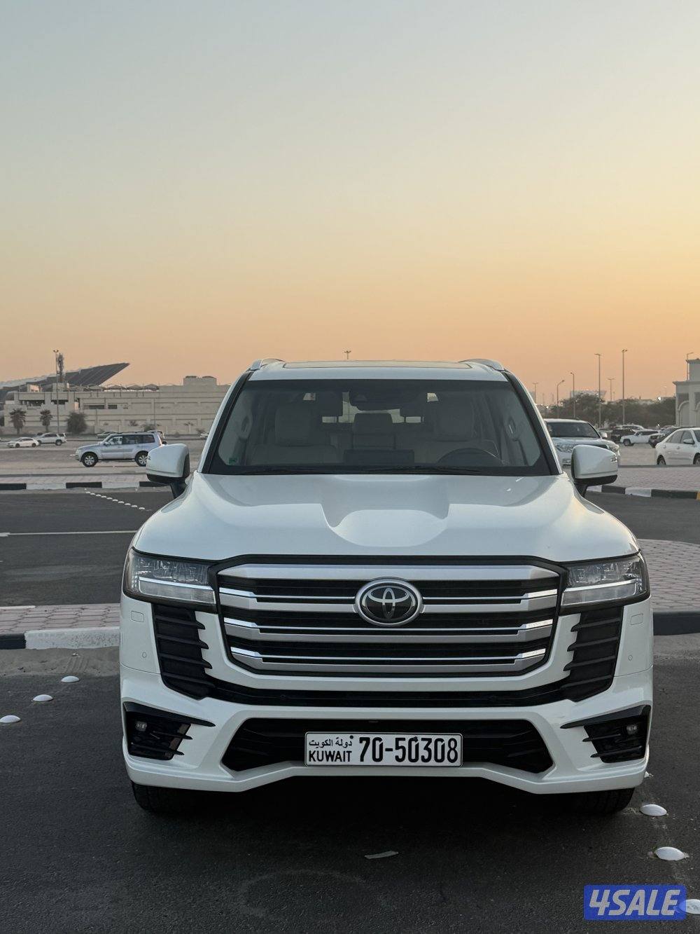 للبيع لاند كروزر2023 أيرو أس صبغ الوكاله0