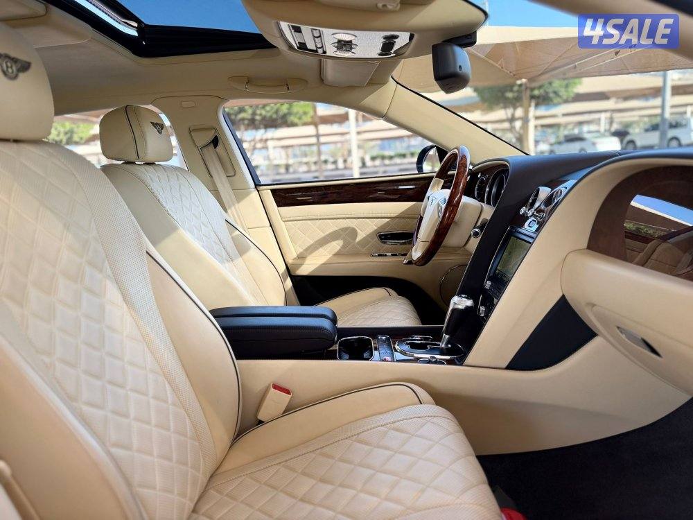 للبيع : بنتلي فلاينغ سبير V8 موديل : 2018 عداد : 40 الف9