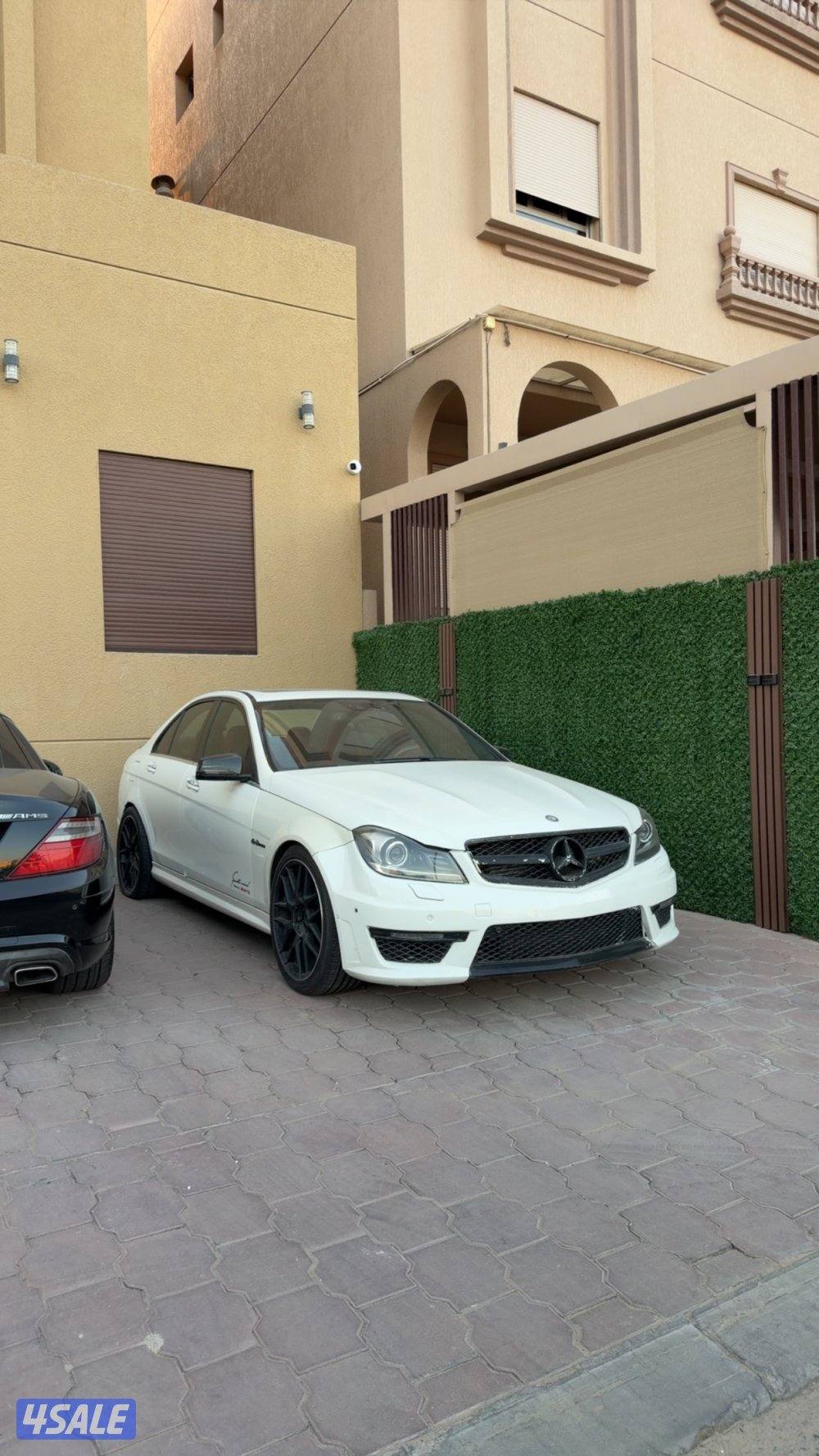 للبيع مرسيدس C63 AMG اصلي شرط الفحص بالكامل0