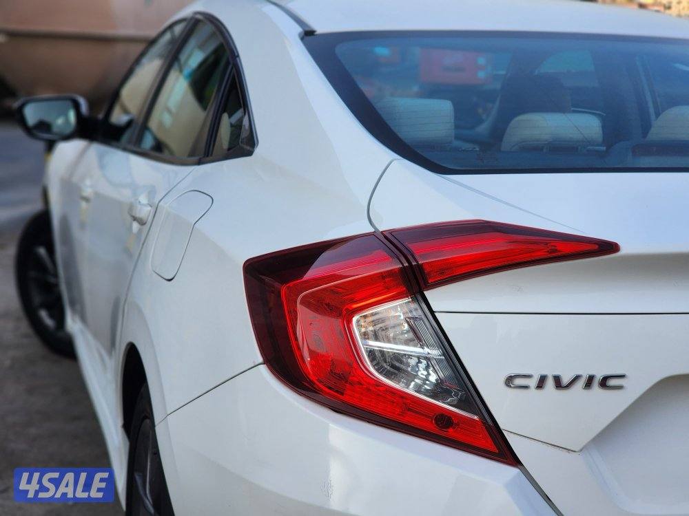 للبيع هوندا سيفيك موديل ٢٠٢٠ عداد١١٦ألف شرط الفحص13