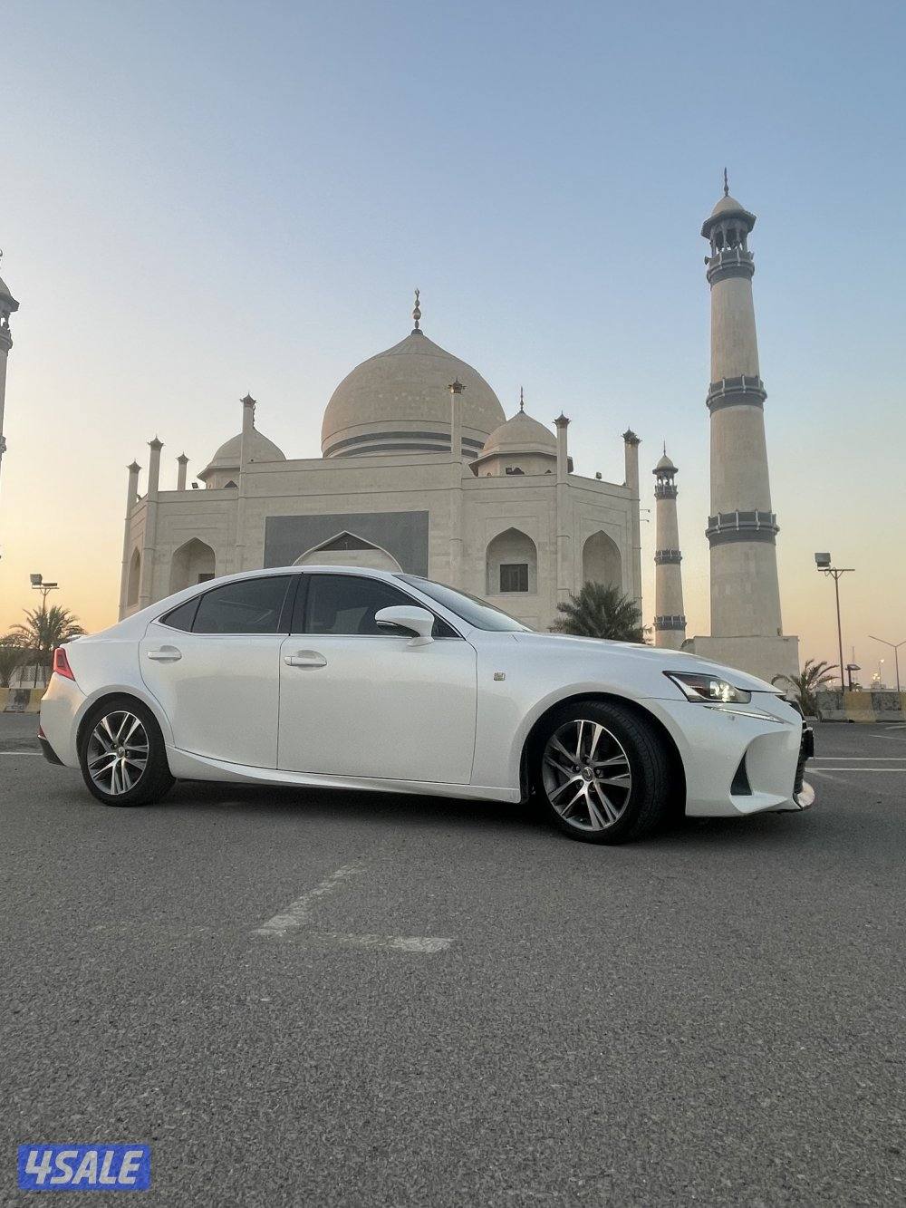 شرط الفحص لكزس IS-200t-2017(بيعه سريعة)سعر نهائي10