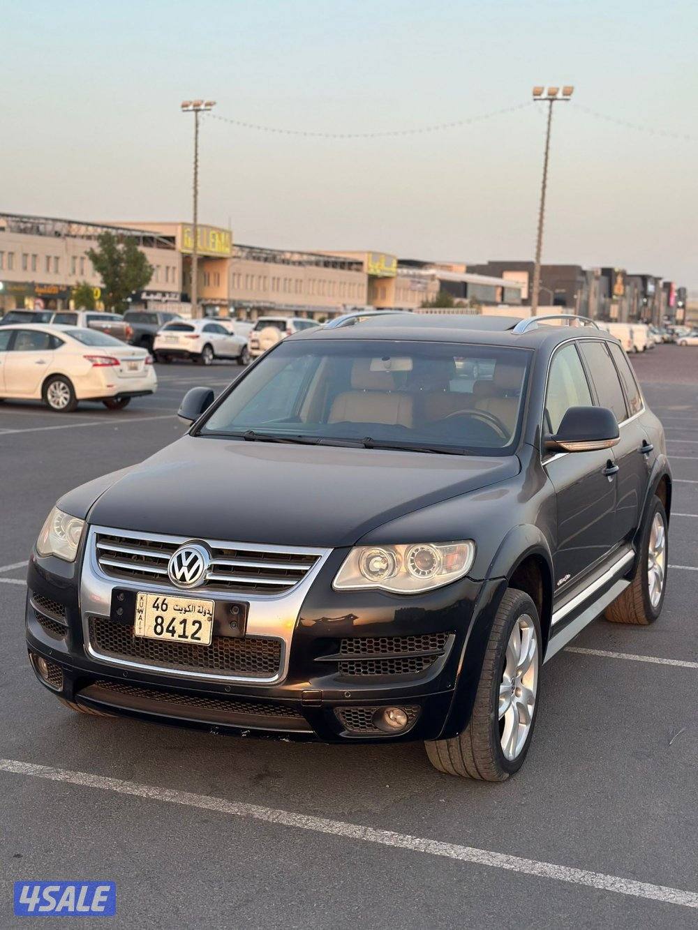 للبيع فولكس واجن طوارق موديل 2010  نظيفه جدا4