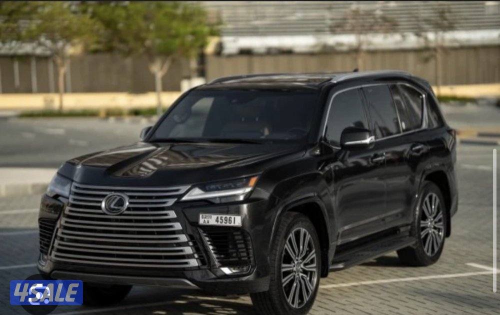 مطلوب جيب لكزس الدرجه الاولى موديل ٢٣ ابيض او اسود0