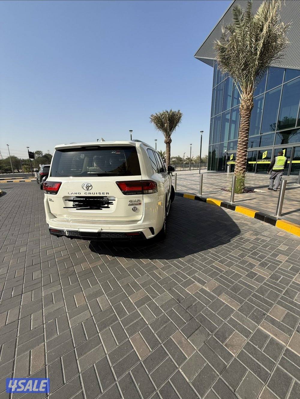 لاند كروزر 2024 gxr Aero s twin turbo .v6 صدفي3