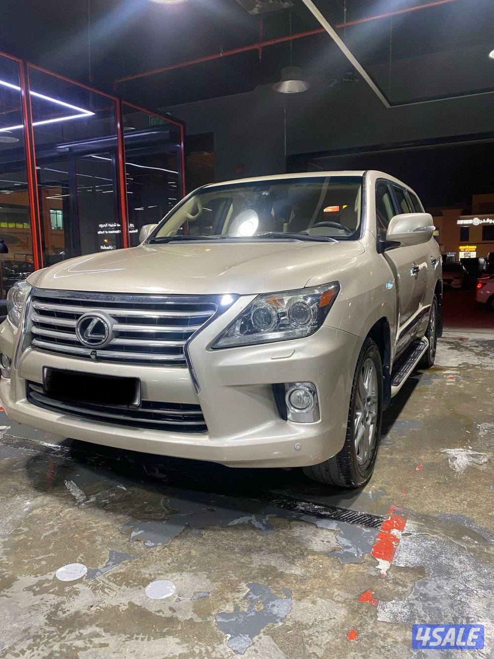 للبيع جيب لكزس 2013 LX5700