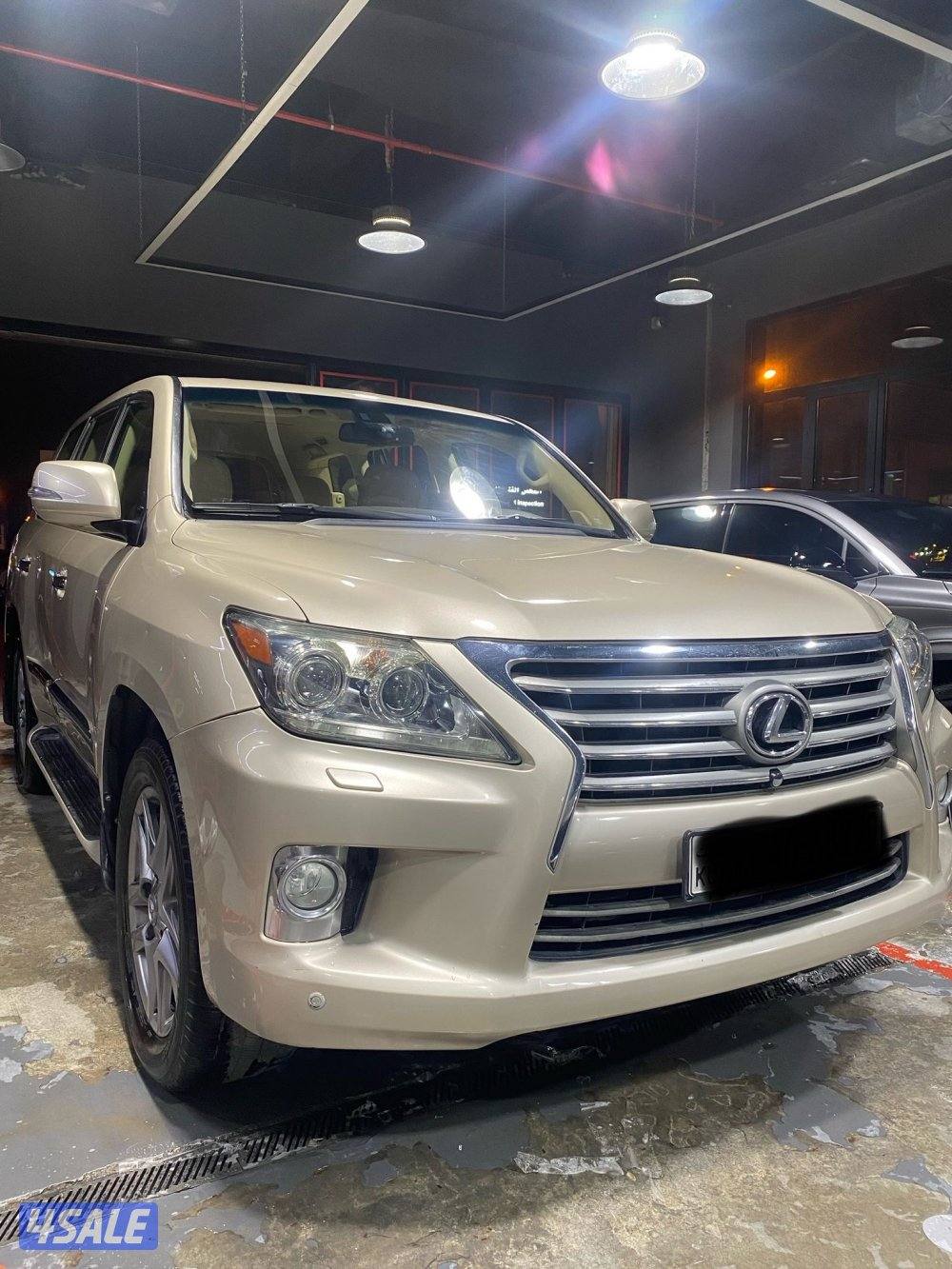 للبيع جيب لكزس 2013 LX5704