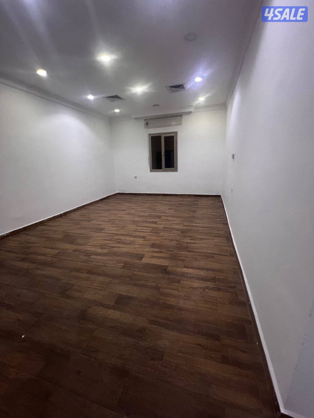 للايجار شقه كبيره من فيلا1