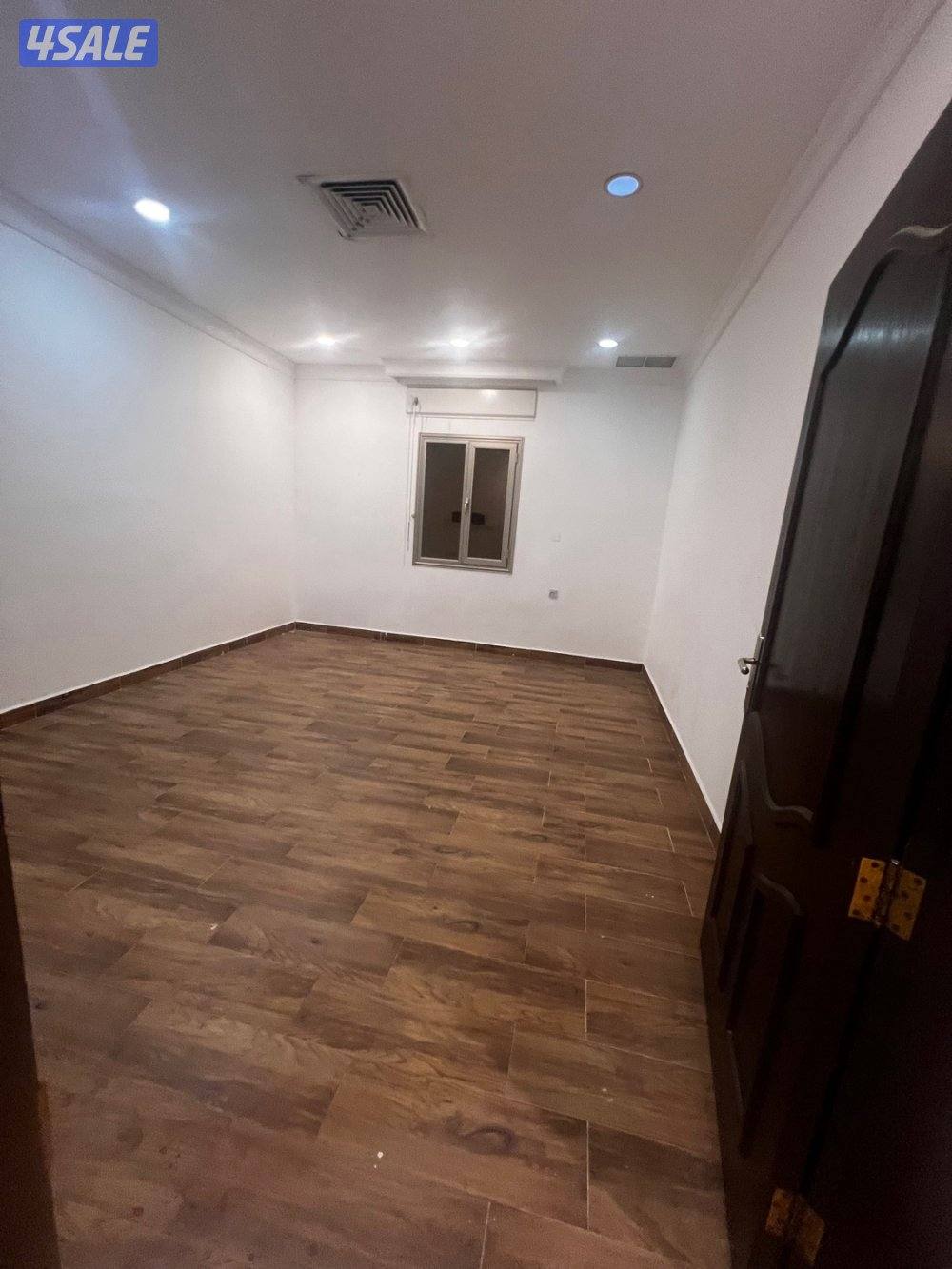 للايجار شقه كبيره من فيلا8