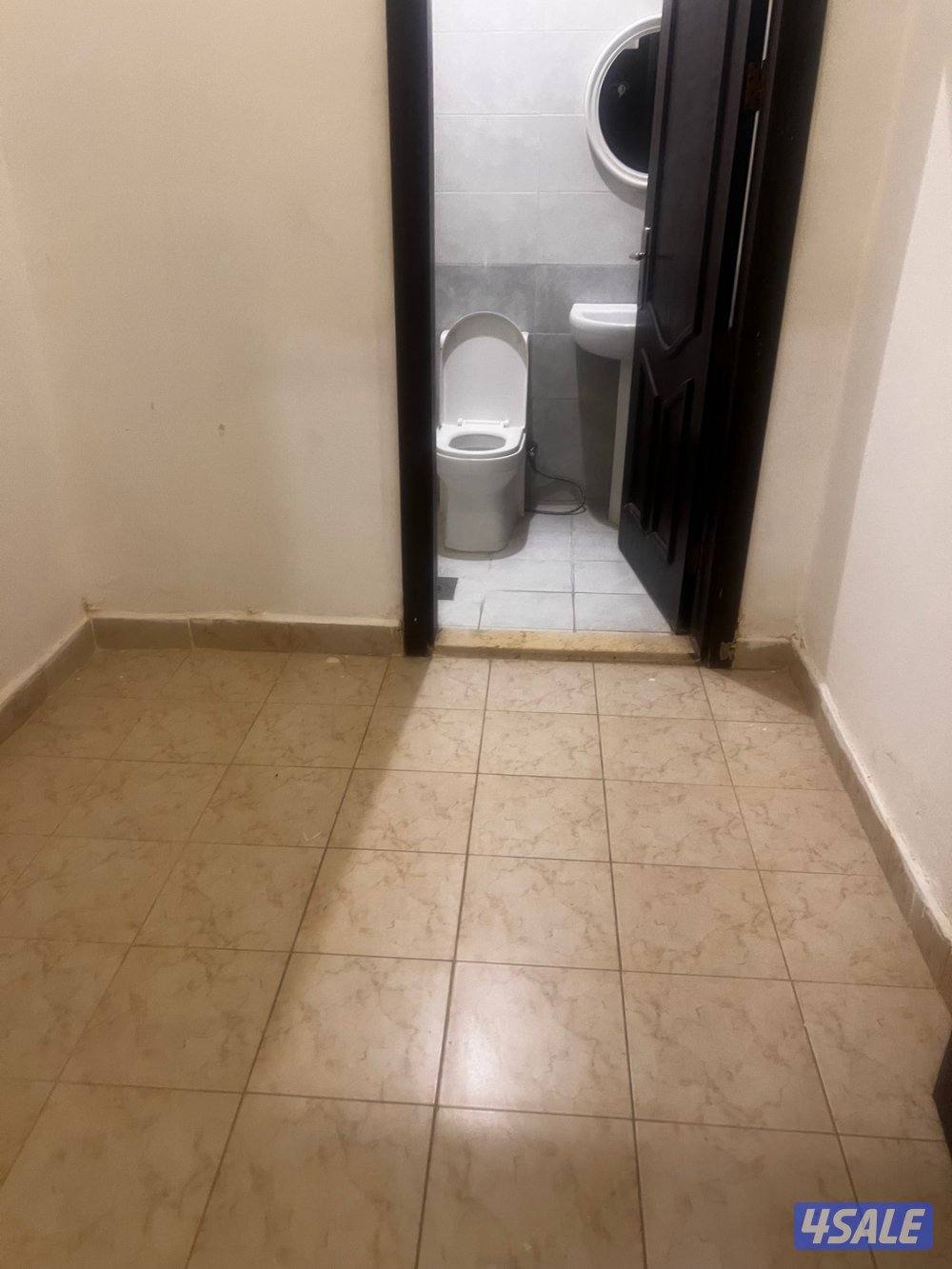 للايجار شقه كبيره من فيلا9