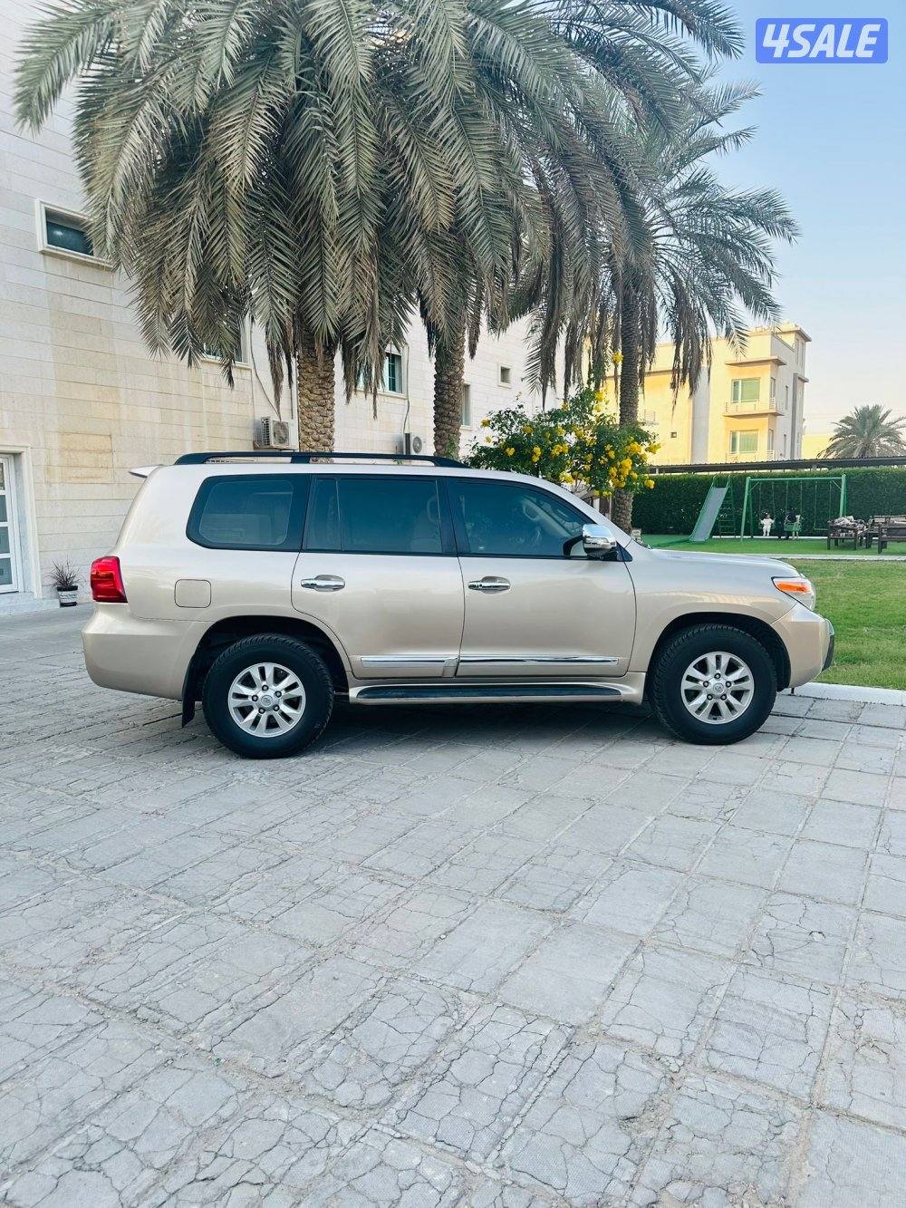 للبيع لاندكروزر موديل 2012 GXR V8 عداد 210 الف تواير جديده يوكوهاما1