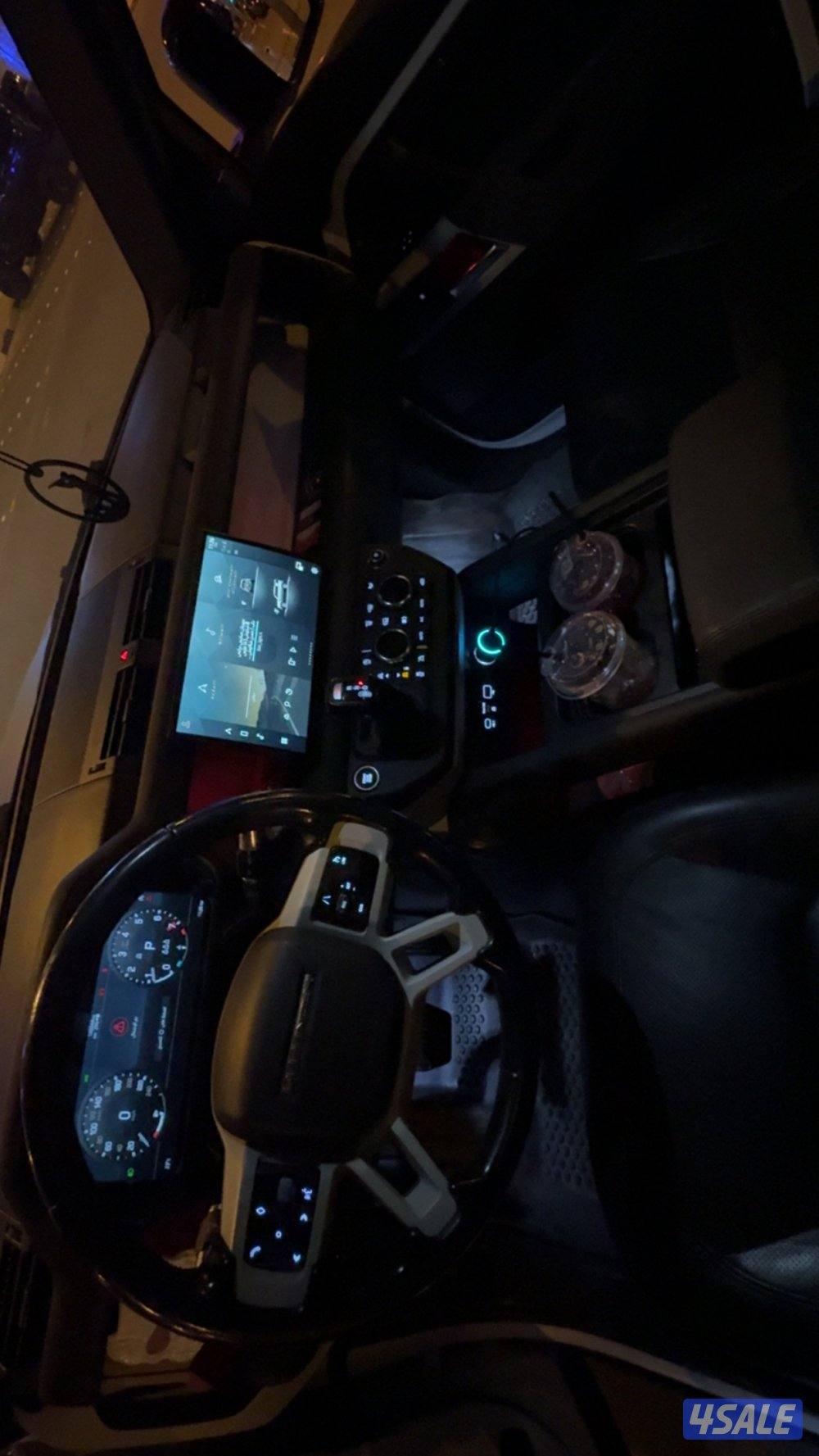 للبيع ديفندر 2022 سته سلندر5