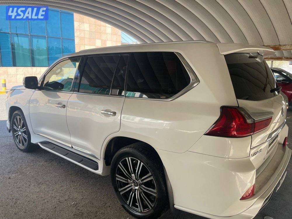 لكزس 2017 درجة اولى لون ابيض صدفي5