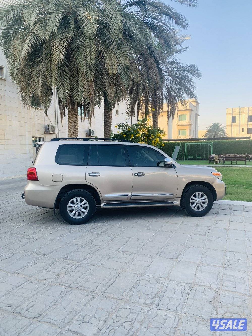 للبيع لاندكروزر موديل 2012 GXR V8 عداد 210 الف تواير جديده يوكوهاما3