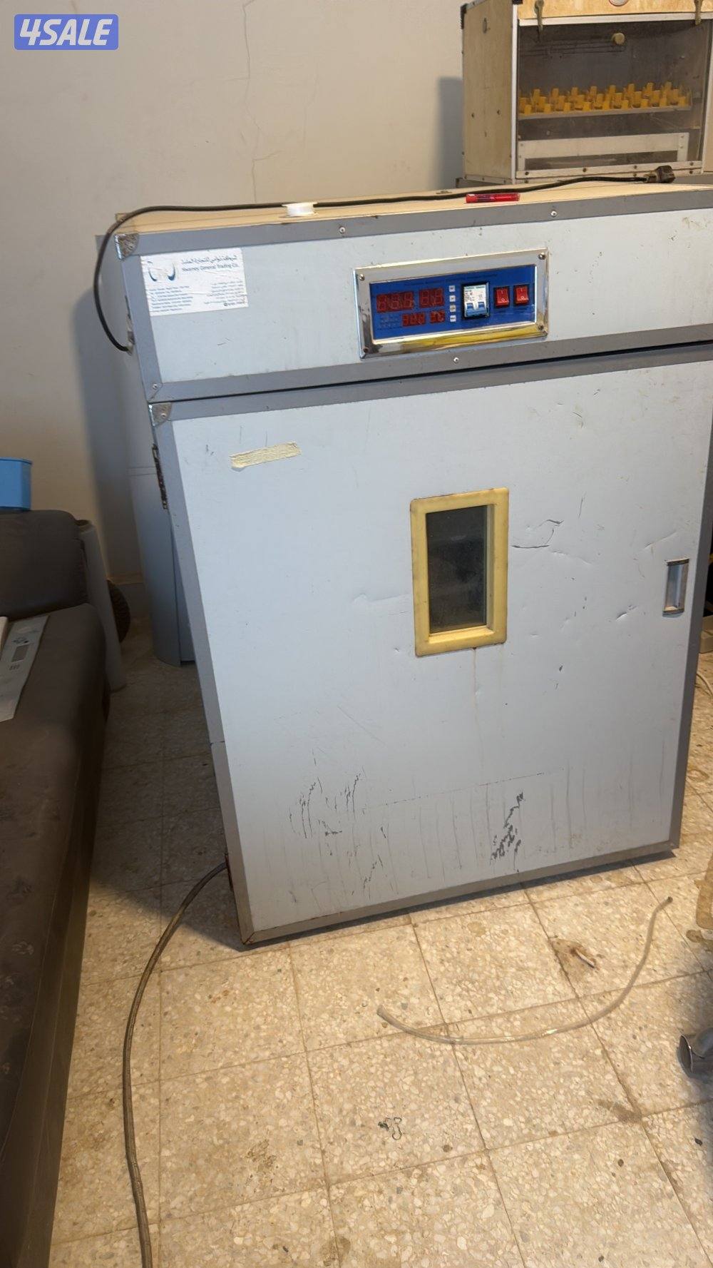 للبيع فقاسه ١٠٥٦ مستعمله - كبد1