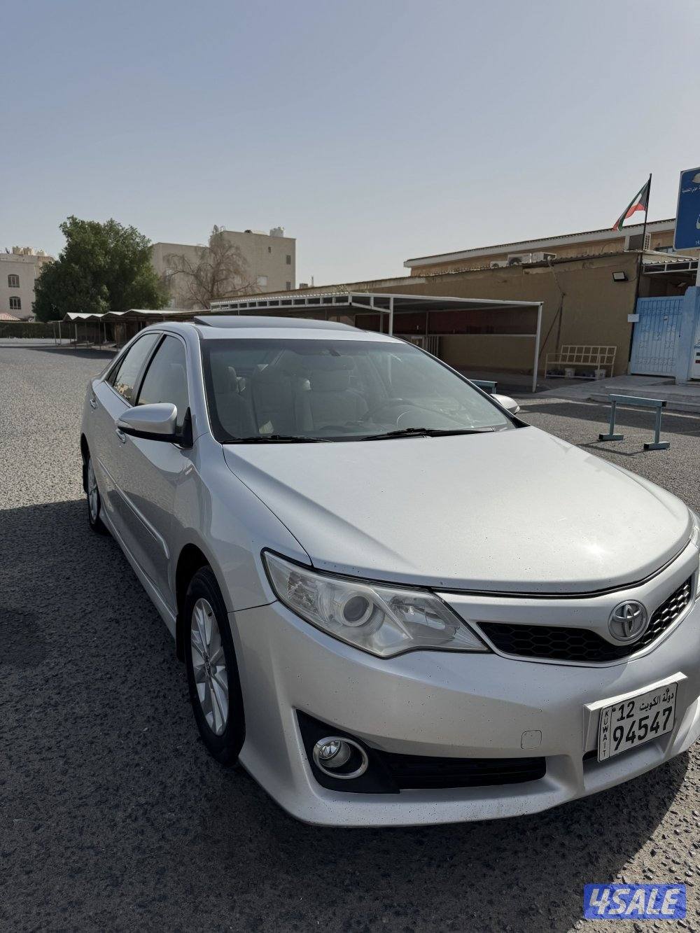 تويوتا كامري 2012 / GLX / بحاله جيده / فل اوبشن1