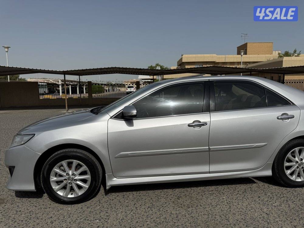 تويوتا كامري 2012 / GLX / بحاله جيده / فل اوبشن2