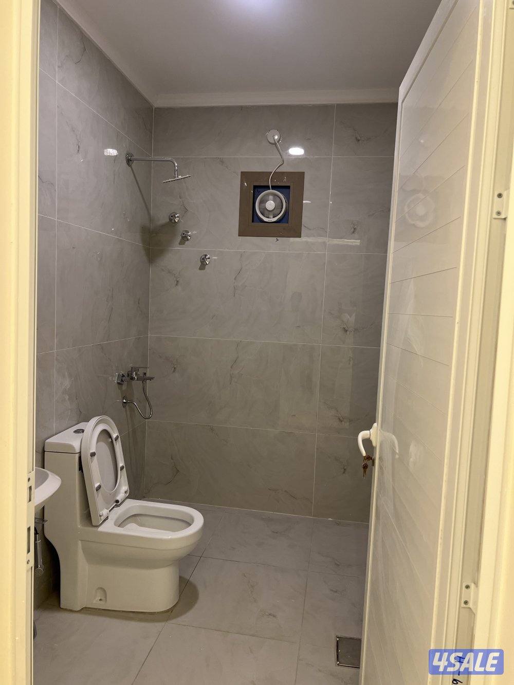 للايجار شقه بالرابيه قطعه 18