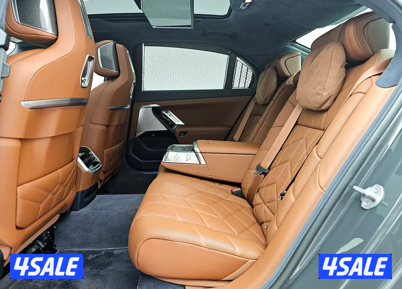 BMW  760i M Sport Pro 2 Tone10