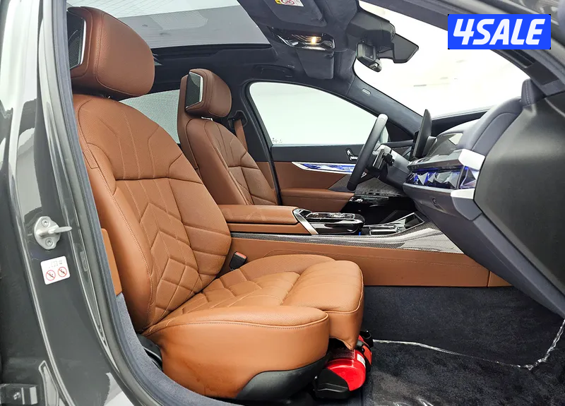 BMW  760i M Sport Pro 2 Tone12