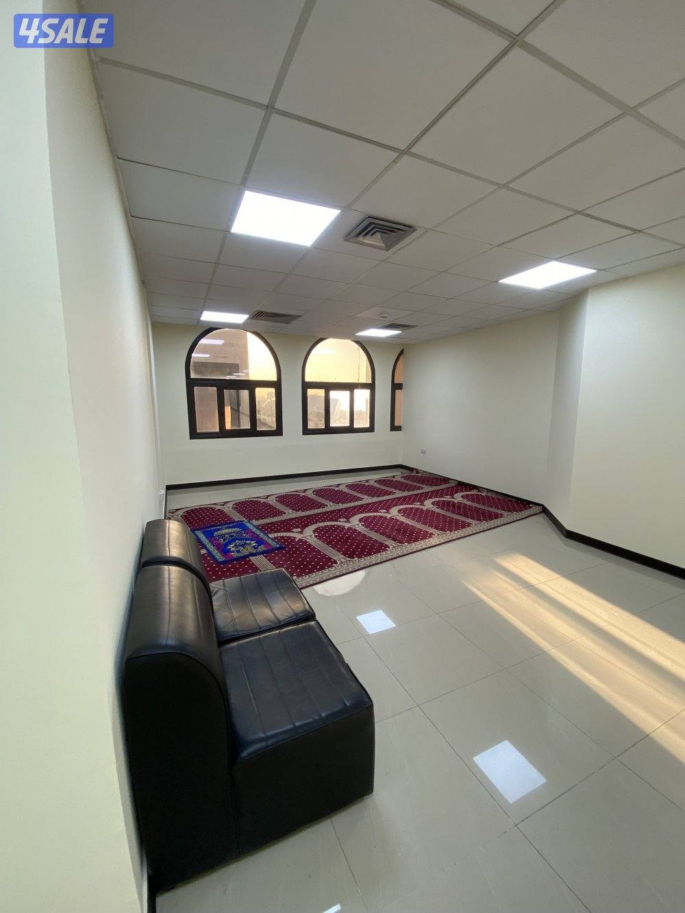 مكتب للايجار بسعر مميز بالكويت وموقع مميز4
