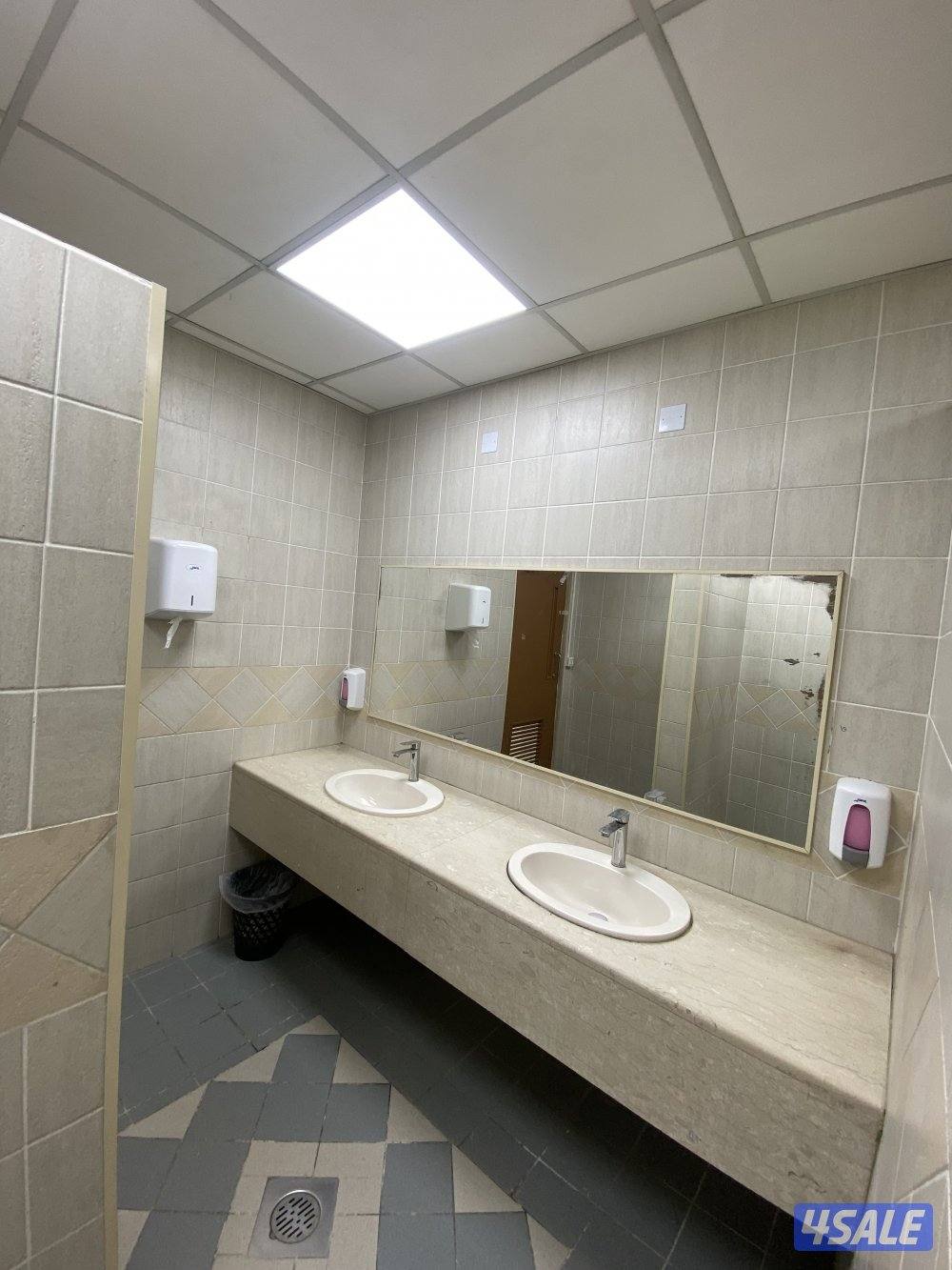 مكتب للايجار بسعر مميز بالكويت وموقع مميز6