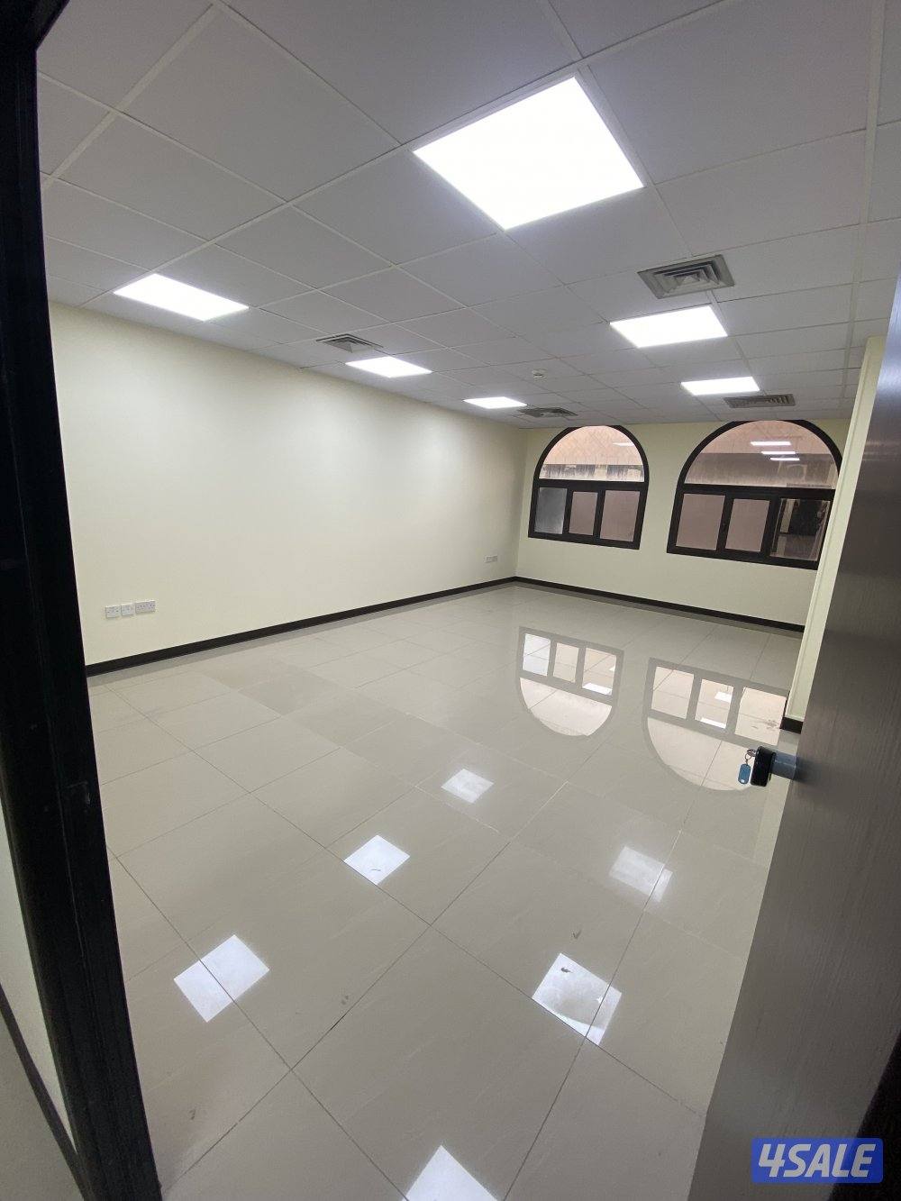 مكتب للايجار بسعر مميز بالكويت وموقع مميز7