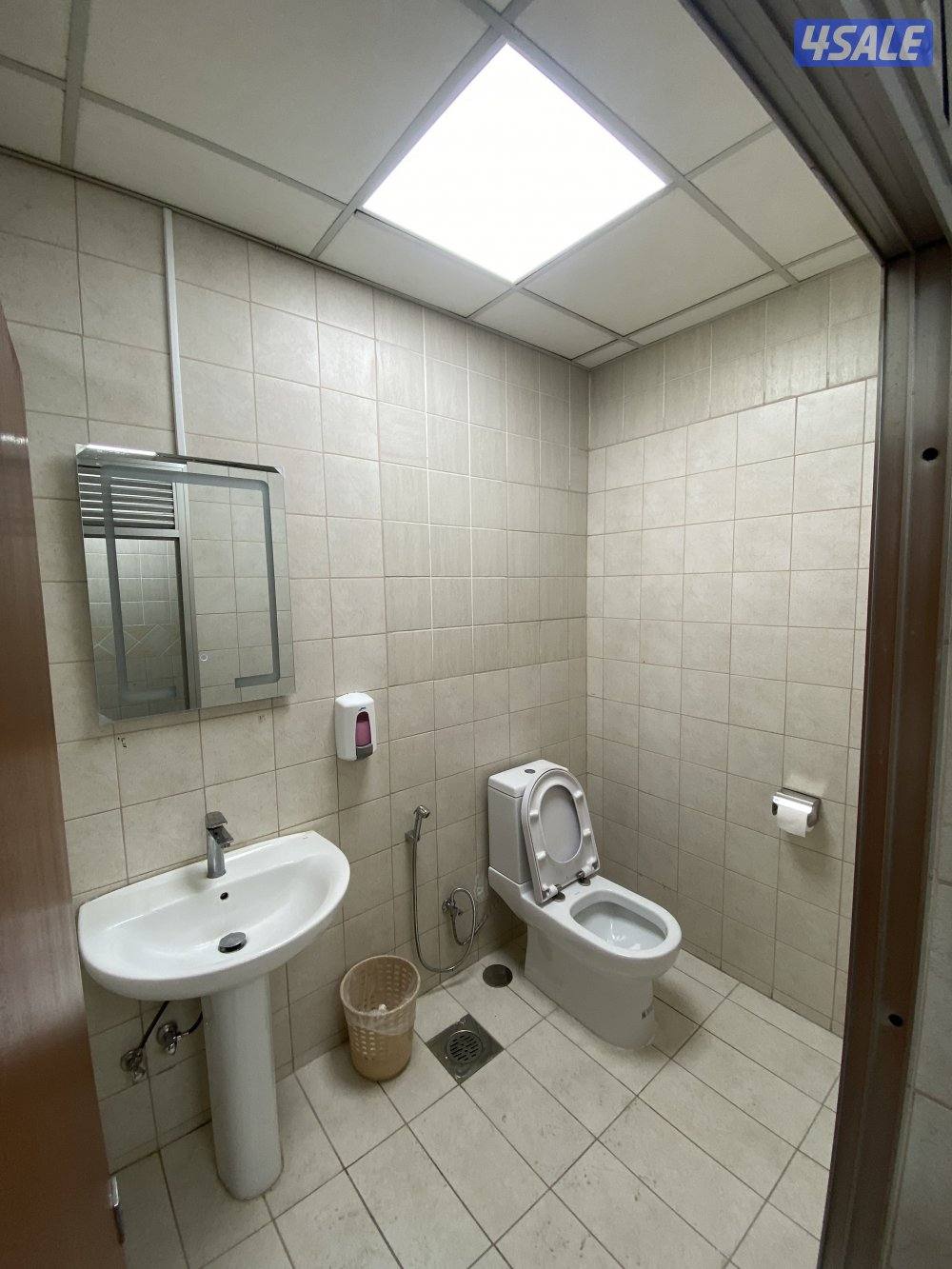 مكتب للايجار بسعر مميز بالكويت وموقع مميز8