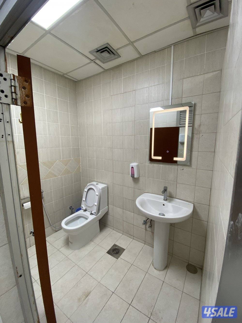 مكتب للايجار بسعر مميز بالكويت وموقع مميز9