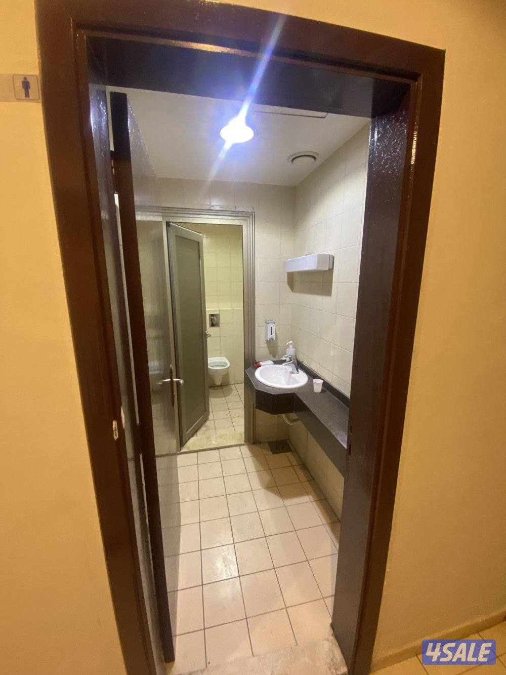 مكتب للايجار بسعر مميز بالكويت وموقع مميز12