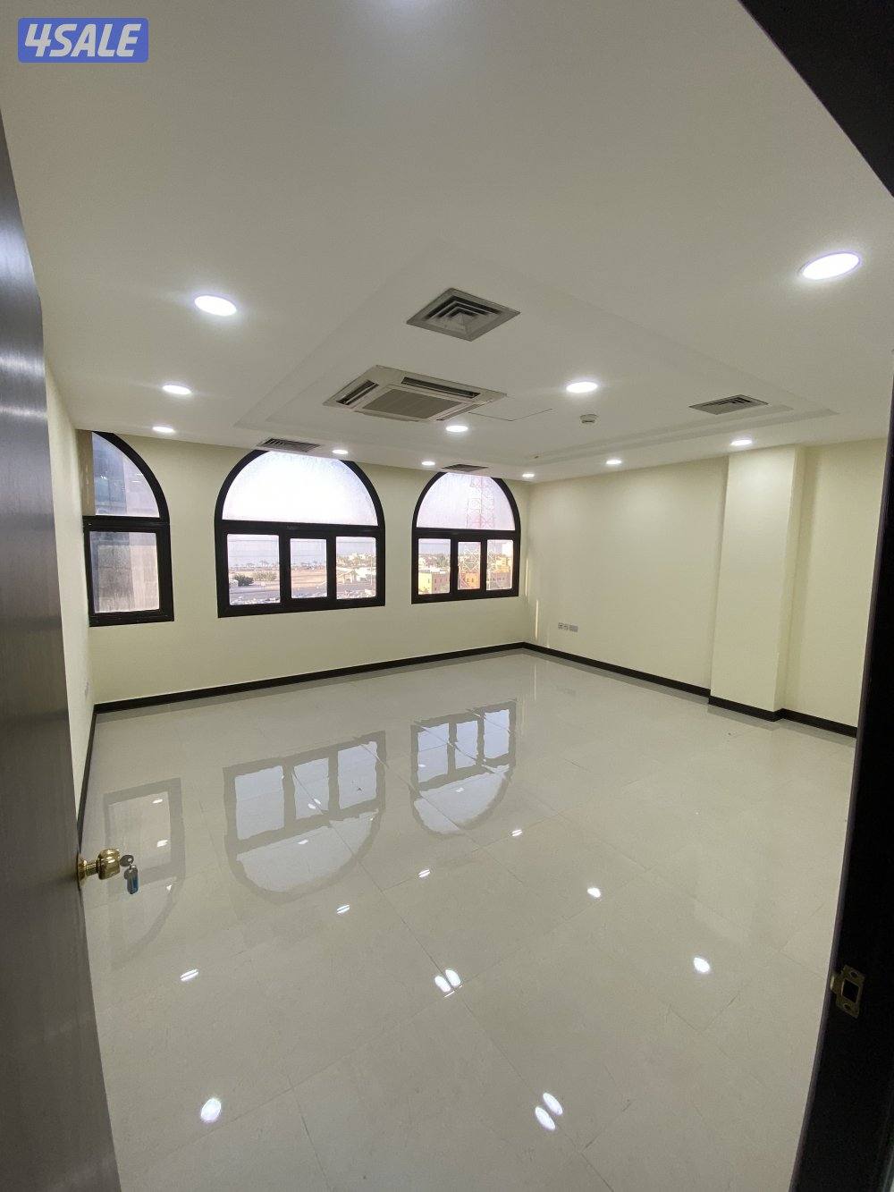 مكتب للايجار بسعر مميز بالكويت وموقع مميز15