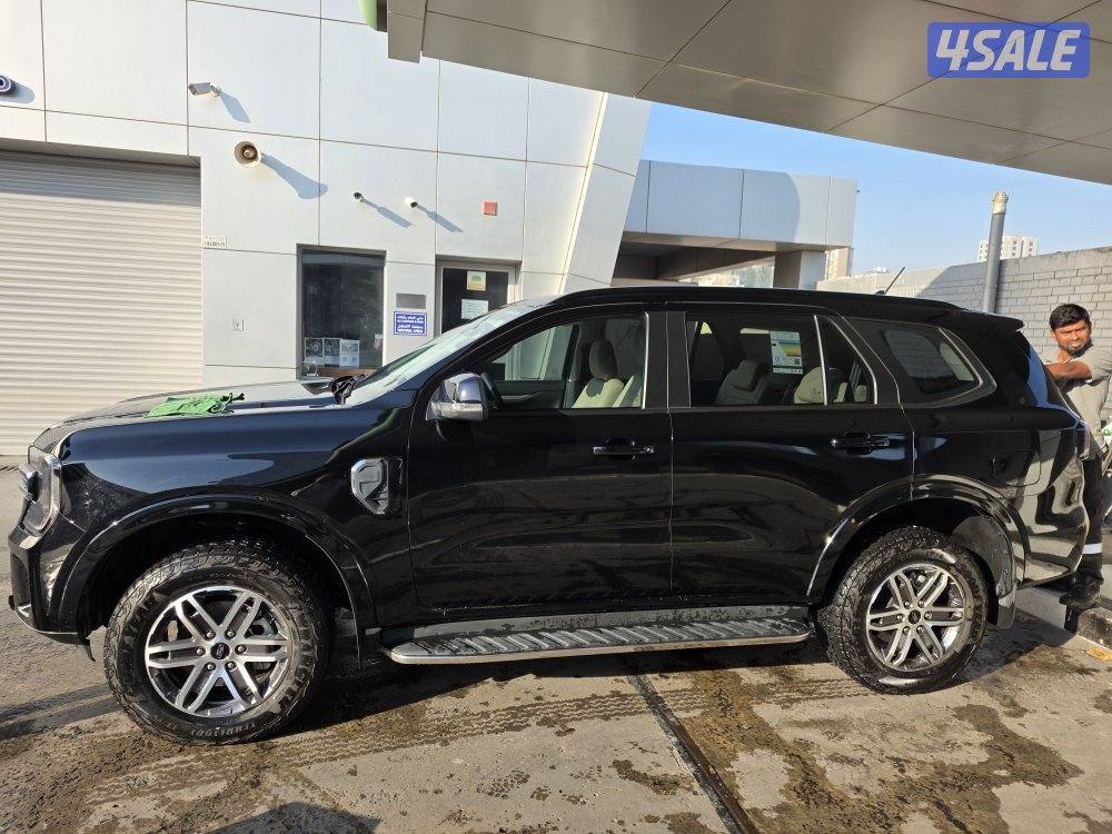 Ford everest 2024 for Saleفورد ايفيريست ٢٠٢٤ حالة الوكالة للبيع2