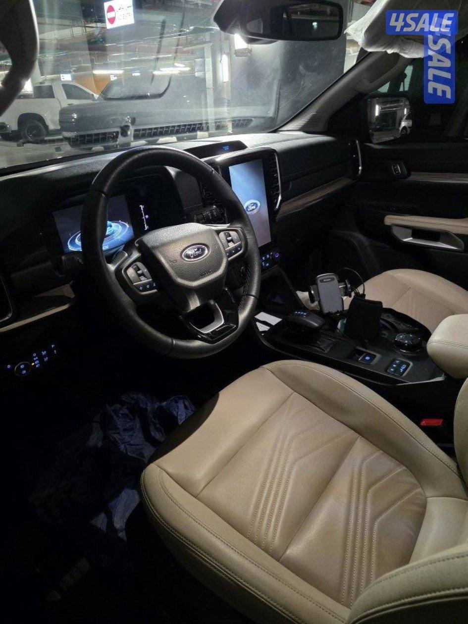 Ford everest 2024 for Saleفورد ايفيريست ٢٠٢٤ حالة الوكالة للبيع4