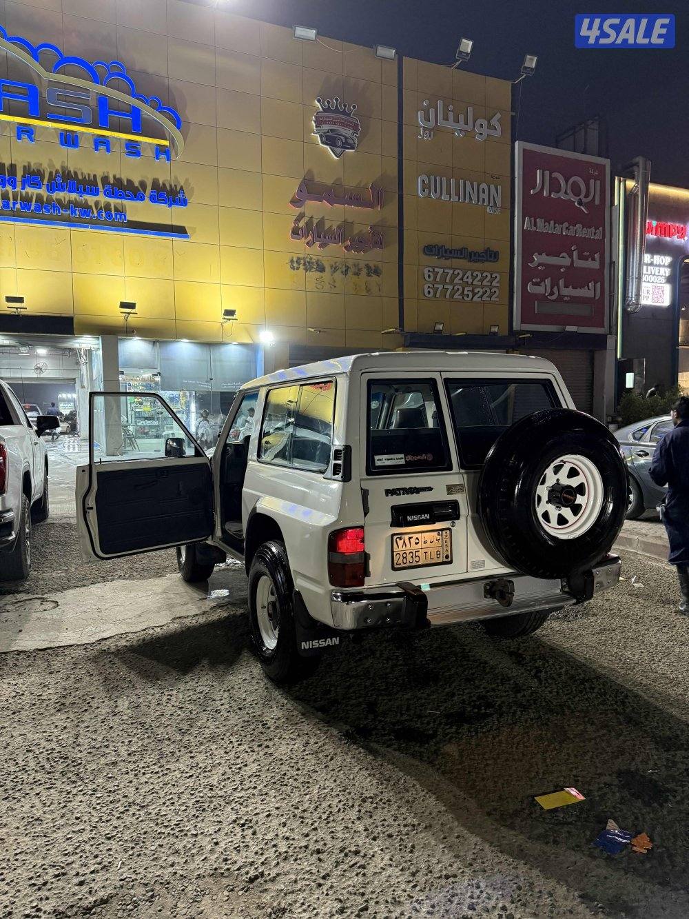 للبيع نيسان باب واحد 19930
