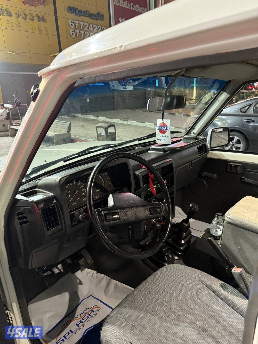 للبيع نيسان باب واحد 19932