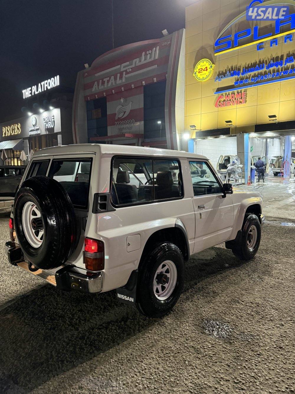 للبيع نيسان باب واحد 19935