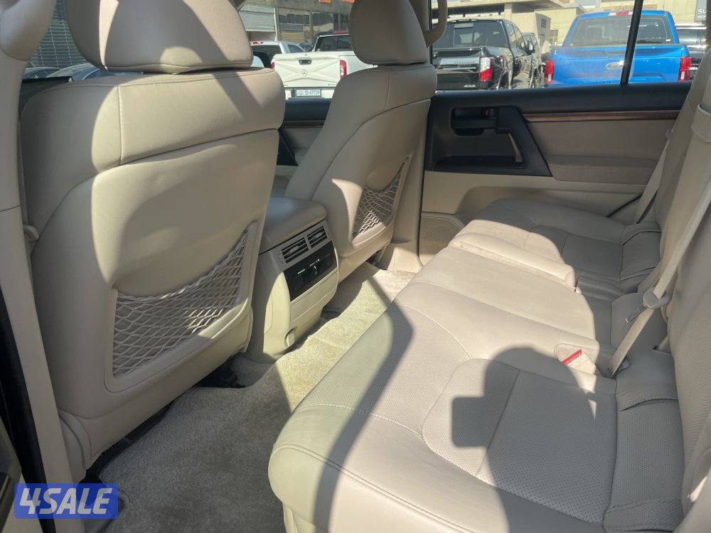 تويوتا لاندكروزر4