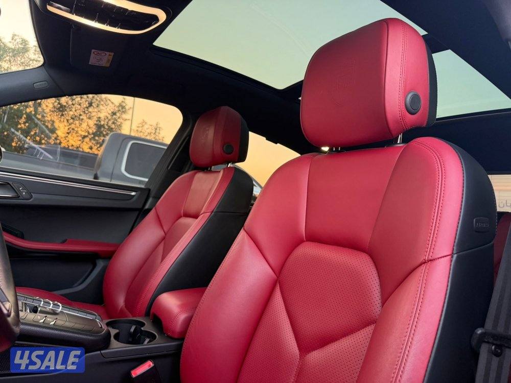 PORSCHE MACAN _20188