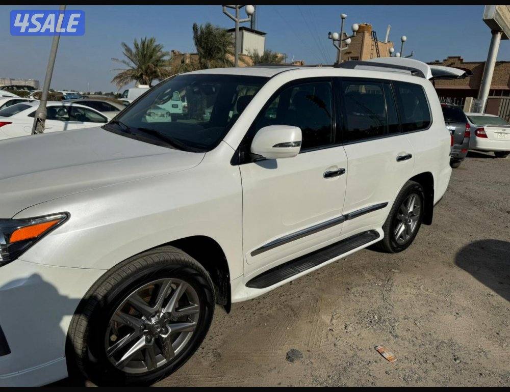 لكزس LX570 ٢٠١٤ وارد قطر عداد ١٥٠ ألف شرط الفحص صبغ وكاله عدا ٣ أجزاء0